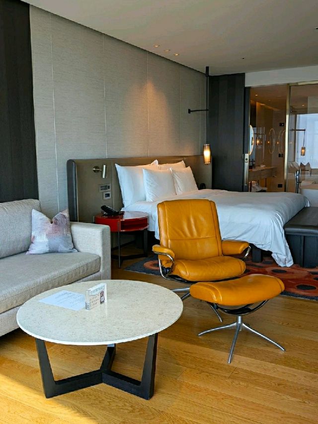 LUXURY HOTELL ALL THE WAY.