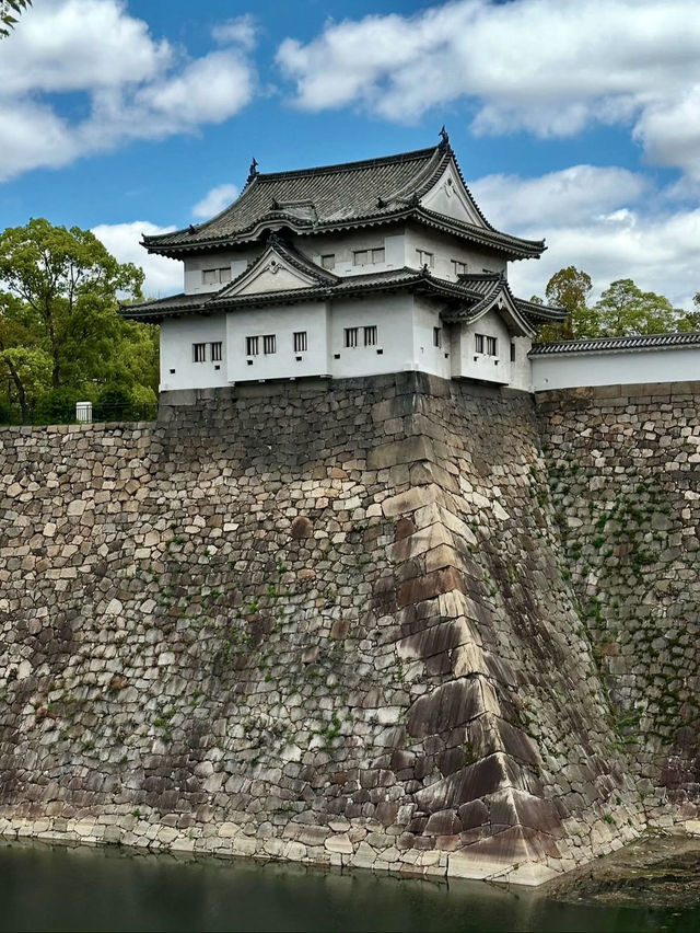 OSAKA CASTLE PARK | A HISTORIC CHERRY BLOSSOM RETREAT