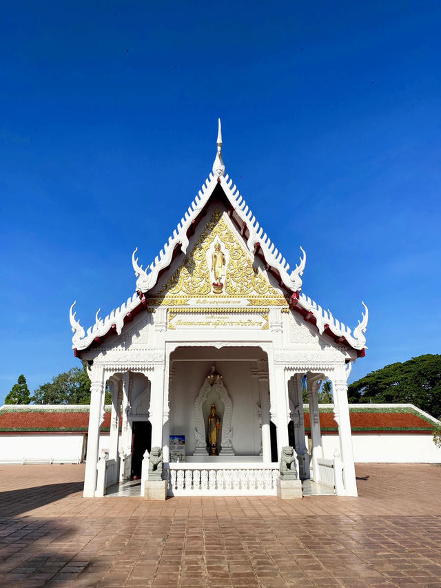 กราบไหว้พระธาตุไชยา ศิลปะแห่งศรีวิชัย