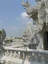 ศิลปะ ความศรัทธา และความฝัน ที่จับต้องได้