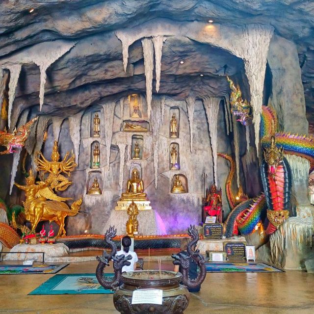 ขอพรสิ่งศักสิทธิ์ วัดบัวขวัญ นนทบุรี