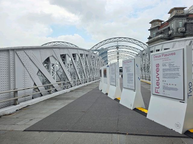 A Walk Across Anderson Bridge