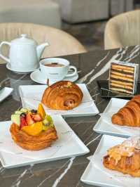 🏙️ Urban Elegance at Carlton Hotel Bangkok Sukhumvit ✨