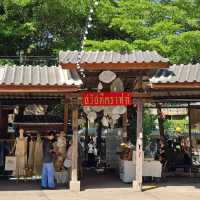 🕶บ้านข้างวัด เชียงใหม่ | ชุมชนอาร์ทๆ ของคนชิคๆ👓