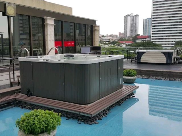 "LN Garden Hotel Guangzhou: Timeless Elegance in the Heart of the City"