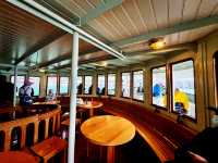 Turquoise Majesty: Relaxed Elegance on Lake Brienz