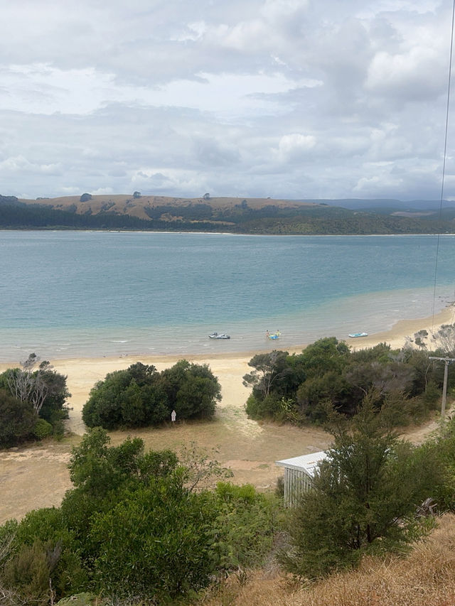 紐西蘭有小馬爾代夫之稱Lake Taharoa