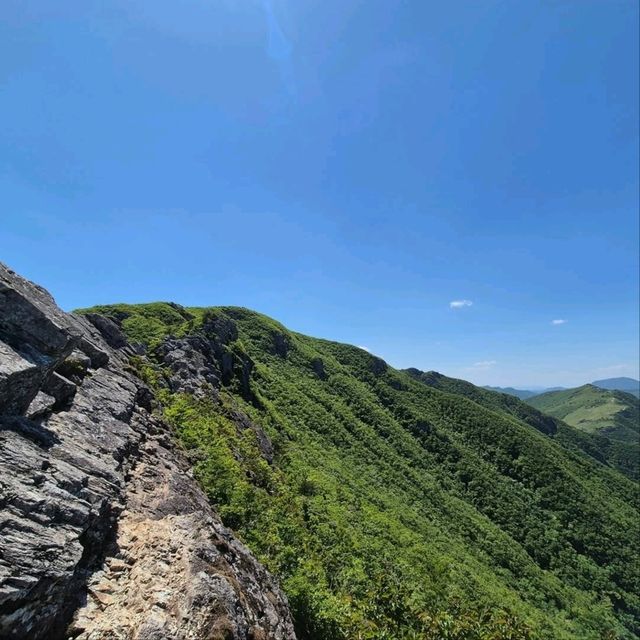 Cloud Vibes, Silver Grass, and Hiker Highs