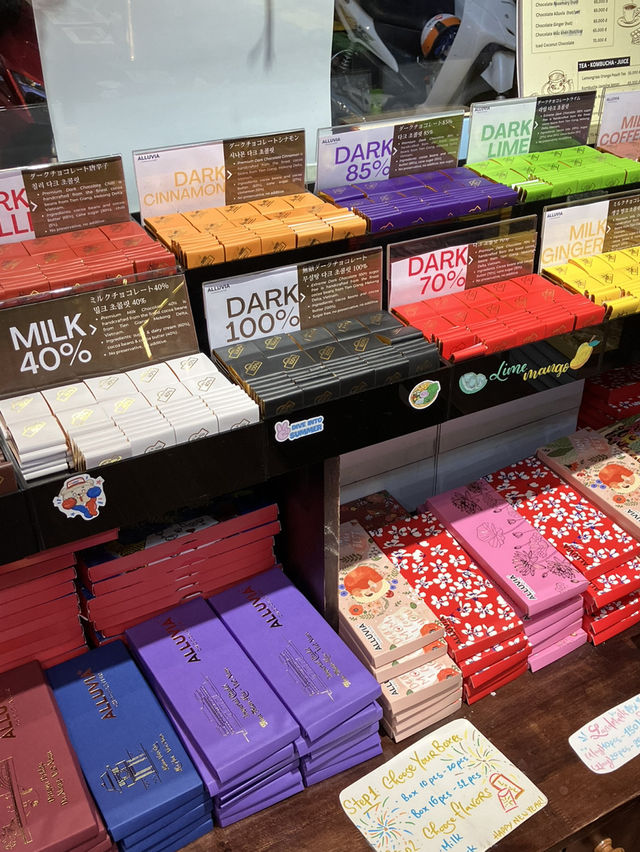 ハノイ土産にチョコレート