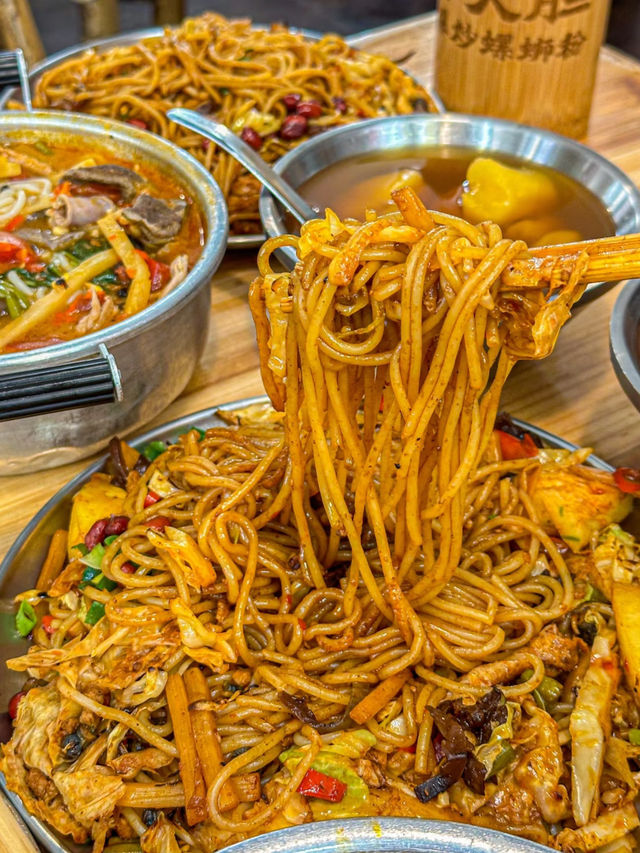 🔥 Don’t Miss This Killer Luosifen Spot in Guangzhou!