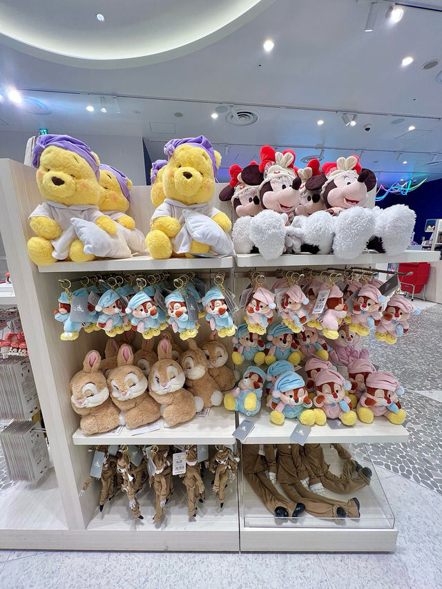 Update ความน่ารักของ Disney Store สาขา ชินจูกุ ค่ะ