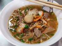ร้านก๋วยเตี๋ยวเก่าแก่แปดริ้ว เปิดมาแล้วกว่า 60 ปี