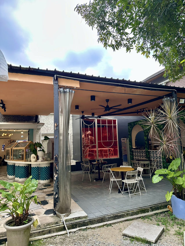A Cafe That Doubles as an Art Installation