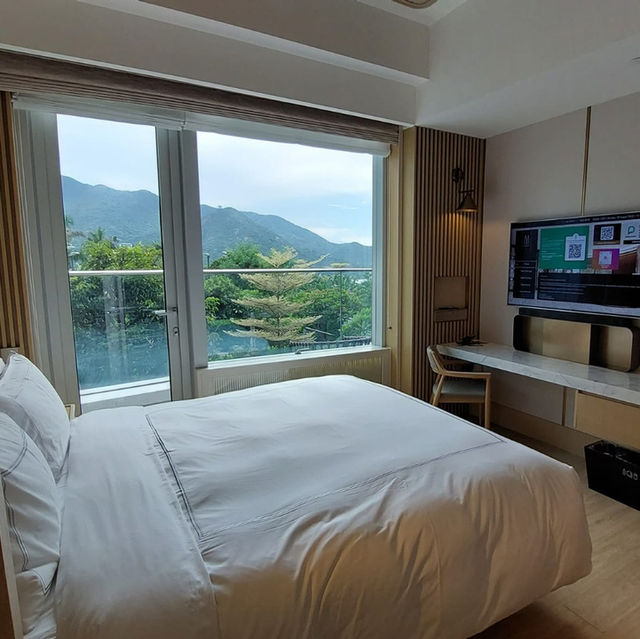 The Silveri Hong Kong ~ MGallery: Chic Comfort Above the Clouds
