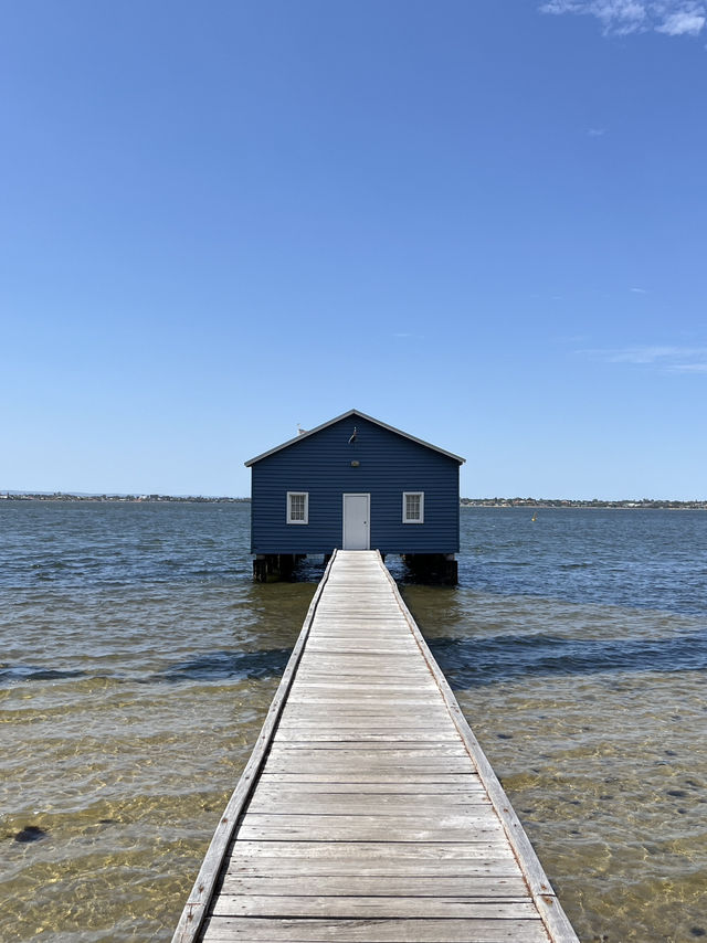 💙 Perth’s Iconic Blue Boat House: Simplicity Meets Serenity 🛶🌊