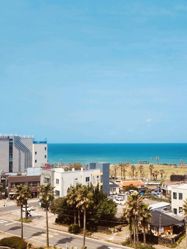 Ideal Location for Exploring Hamdeok Beach and Surroundings