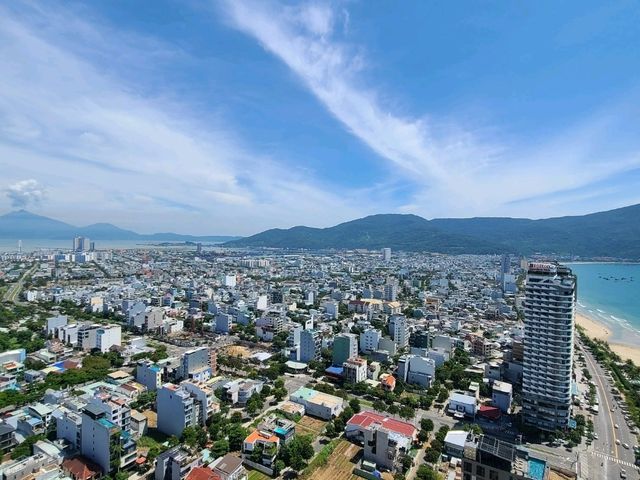 다낭 미케비치 최고의 환상적인 뷰를 자랑하는 포포인츠바이쉐라톤다낭입니다^^