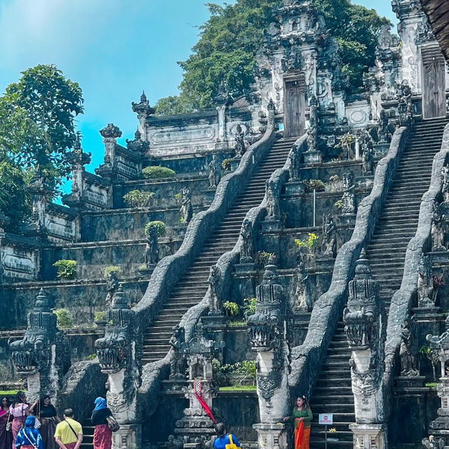 Gateway to the Gods: Lempuyang Temple’s Majestic Charm 🇮🇩