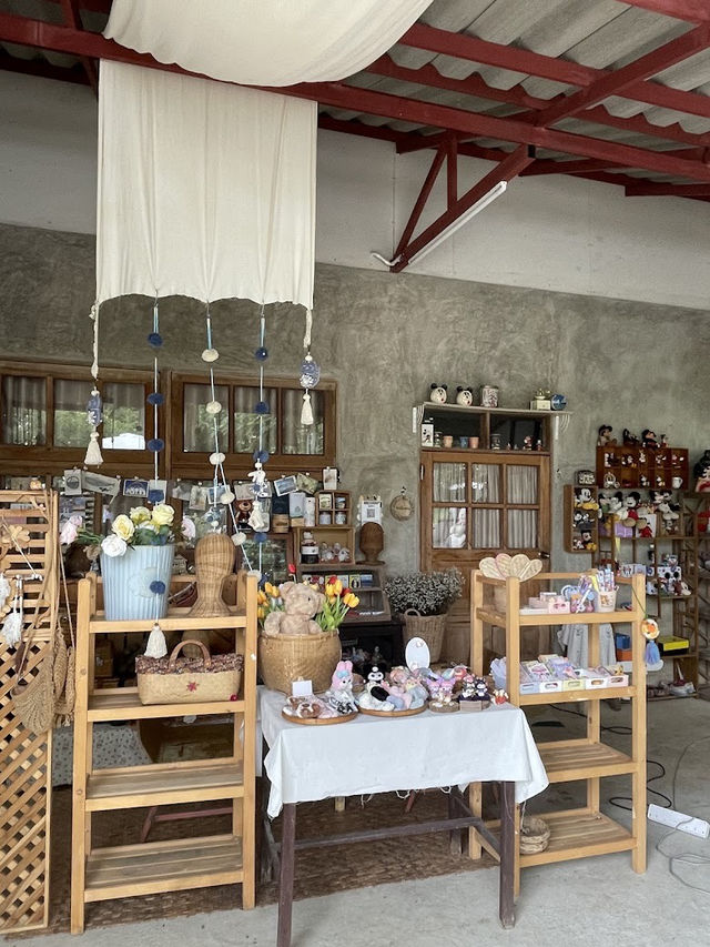 🌸 Niji Café – มุมเงียบ ๆ ของวันธรรมดา ที่ทำให้ใจอ่
