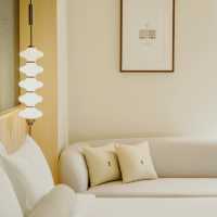 Modern Mood and Coastal Simplicity
