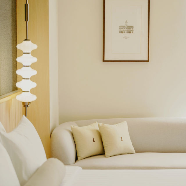 Modern Mood and Coastal Simplicity