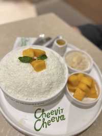 CheevitCheeva Hatyai, Bingsu Bliss in a Minimalist Haven