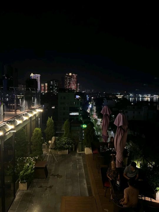 Parosand Skybar & Restaurant
