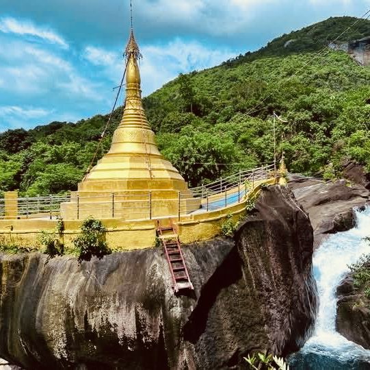 🌄 Adventure Awaits: Solo Trek to Zinkyaik Mountain, Myanmar! 🌿✈️