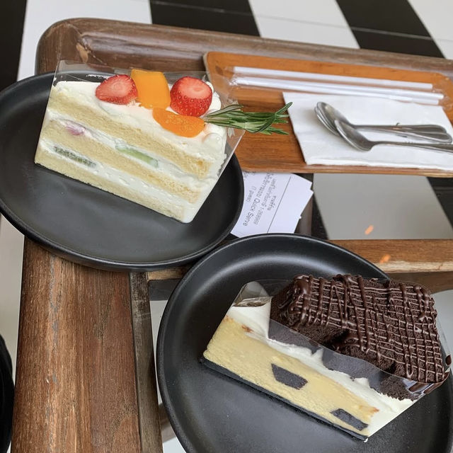 素材の味を活かした、ほっとする甘さが魅力のケーキカフェ🇹🇭