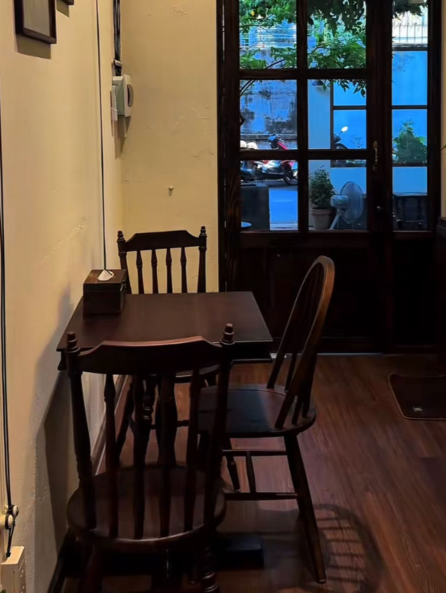 สัมผัสความดั้งเดิมที่ Beo cafe