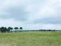 白色山丘上的飛行夢:瀨長島的悠閒海景與飛機盛宴