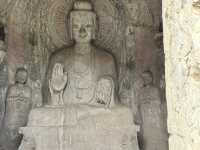 🪨 Longmen Grottoes — Easy Day Trip for International Travelers