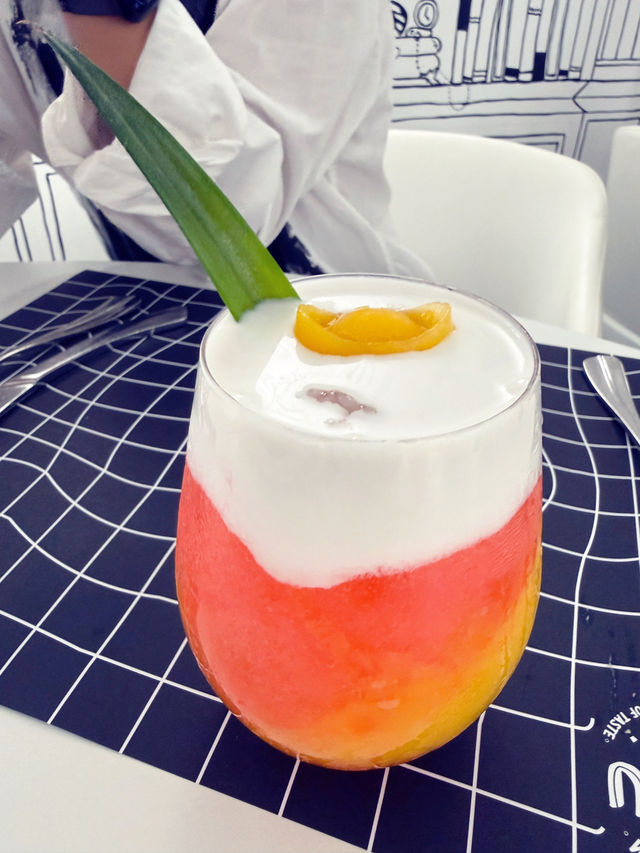 灣仔黑白型格餐廳