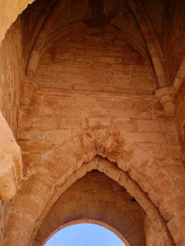 皇城拱門下的城市浪漫探險🚶♂️ 皇城拱門下的城市浪漫探險🚶♂️