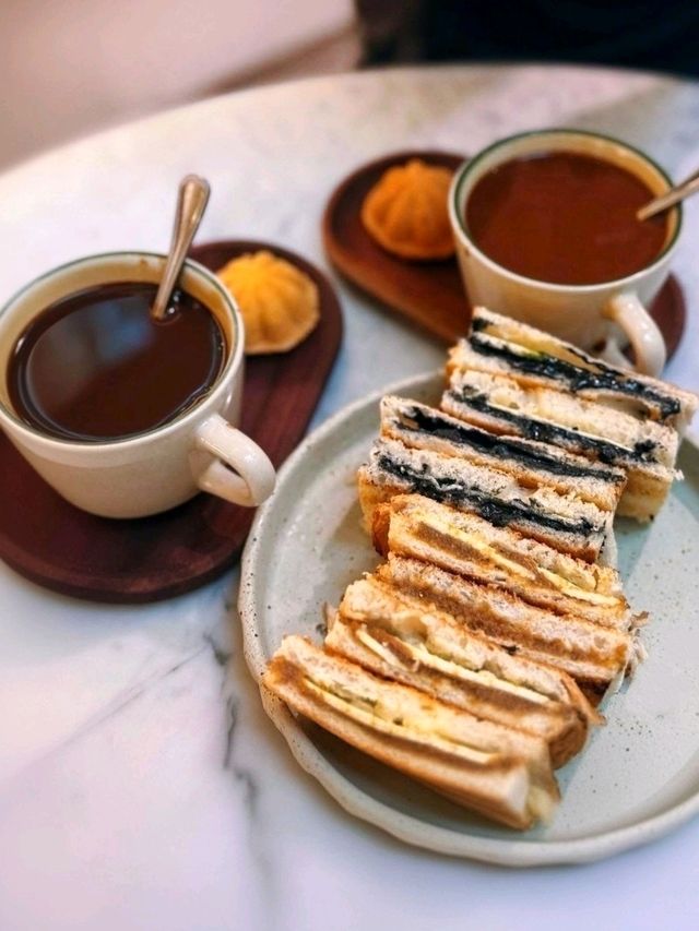 🥪🫛☕🍗🌶️🫑🍝🥐 Malacca Foodie Guide: A Cozy Hidden Gem in the Heart of Jonker Street.
