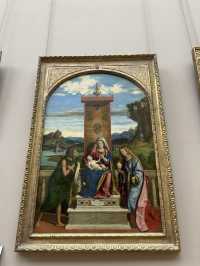 🖼️ Louvre Museum: A Timeless Treasure in the Heart of 