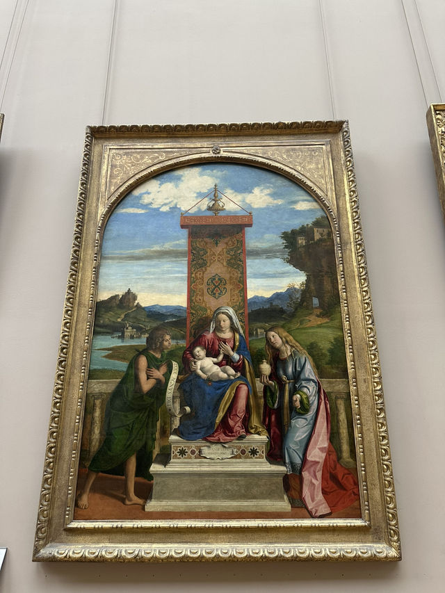 🖼️ Louvre Museum: A Timeless Treasure in the Heart of 