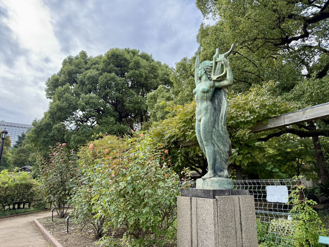 A Green Escape in the Heart of Tokyo: Hibiya Park 🌿