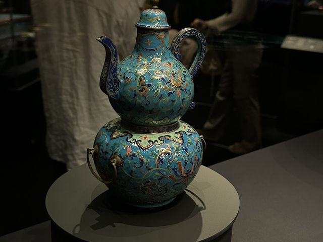 🎨 香港西九文化區文藝之旅|風雨中的美好一日 🌧️🌊📍 🎨 香港西九文化區文藝之旅|風雨中的美好一日 🌧️🌊📍