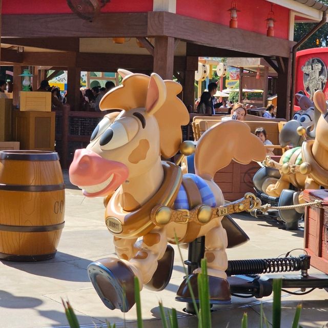 Shanghai Weekend Vibes: Neon Nights, Dreamy Eats & Disney Magic ⭐️🏮 Shanghai Weekend Vibes: Neon Nights, Dreamy Eats & Disney Magic ⭐️🏮