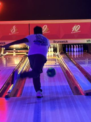 สนุกสนานกับค่ำคืนโบว์ลิ่ง🎳