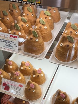 世界でここだけ？！トトロのシュークリームが食べれるお店