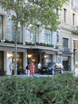 [Barcelona] A historic hotel with an excellent location, right next to Plaça Catalunya ⛲️ and offering views of the Sagrada Familia from its rooftop ✨
