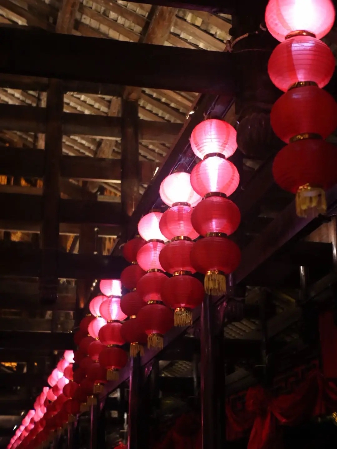 🏞️ Take a stroll through Furongzhen, an ancient town amidst waterfalls.