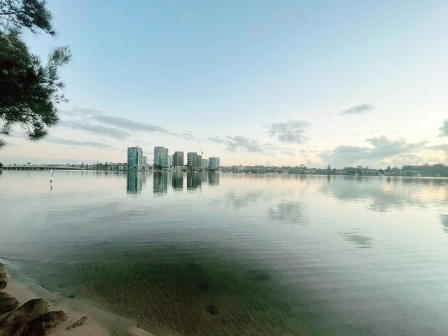 🏃‍♂️🌅 Sunrise Run Goals Along the Swan River 🏞️✨