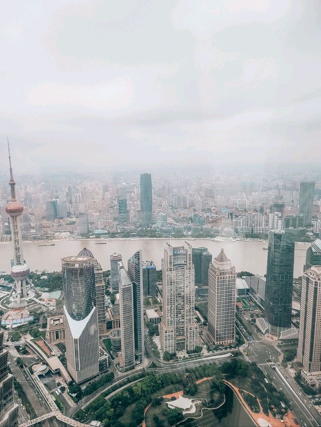 Skip the ticket — this coffee comes with a 91st-floor view ☕🏙️