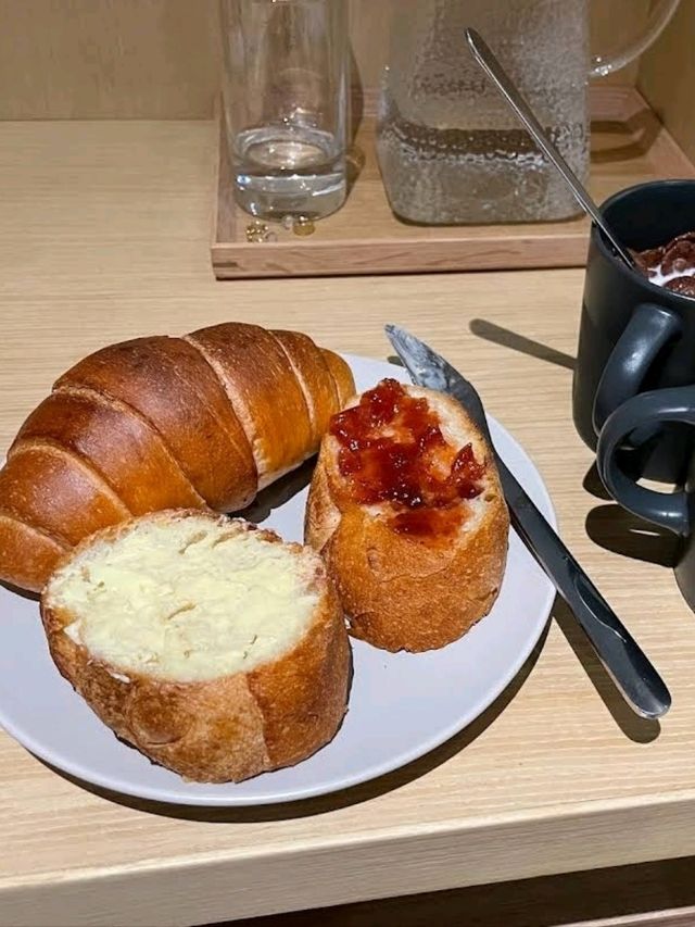 😍樓下就是夜市的新酒店😍吃到飽飽
