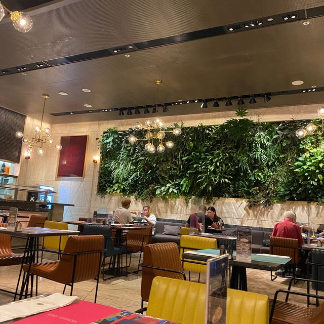 🇭🇰 Lovely Restaurant in Wan Chai 🍲