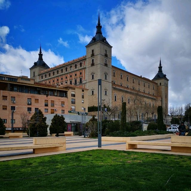 Toledo: Through Spain's Imperial City