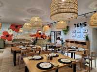 여행중이라면 빠질 수 없는 국뽕!! 한식당.. "TENS"